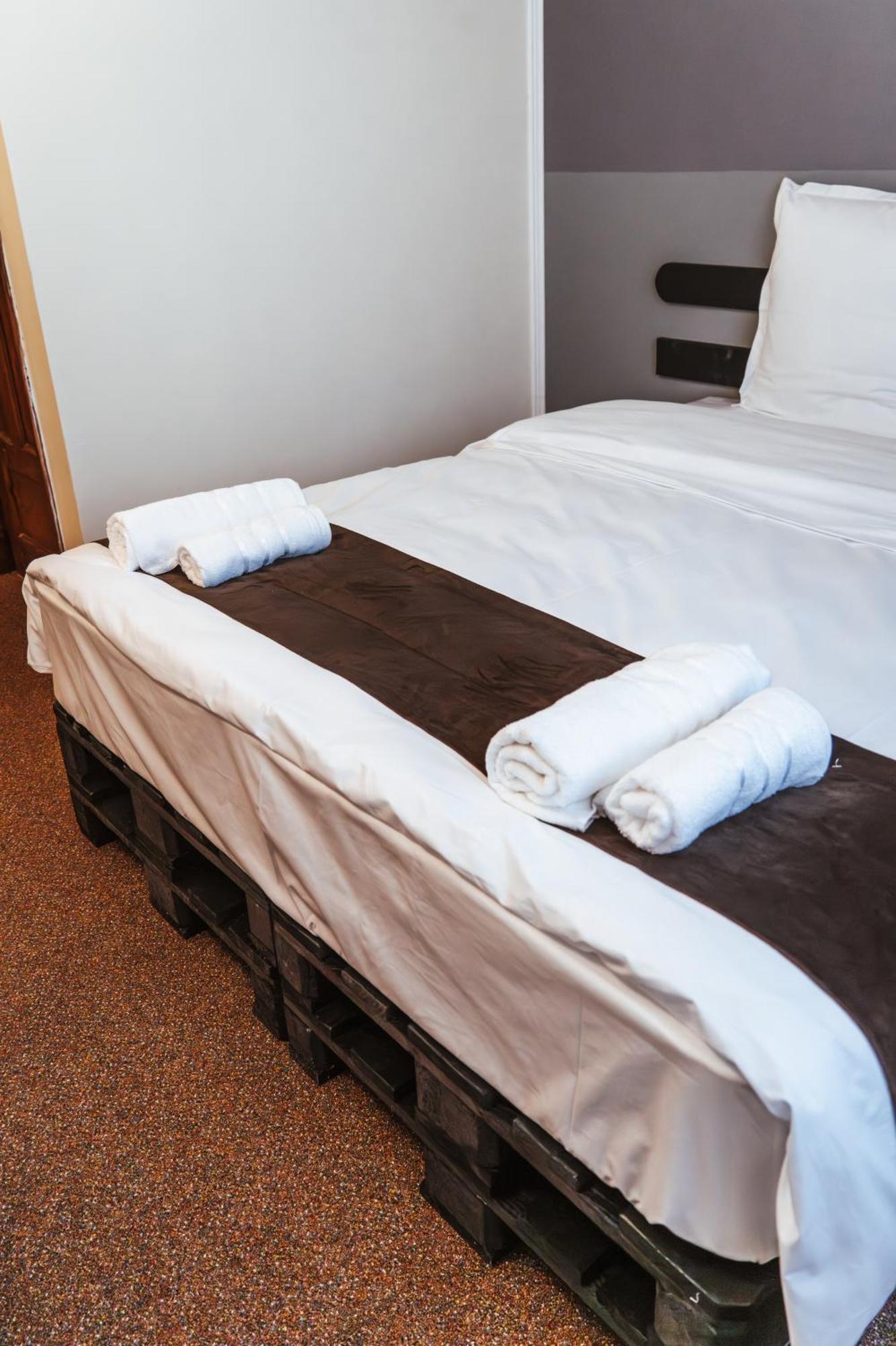 Hotel Casa Rosu Kluż-Napoka Zewnętrze zdjęcie